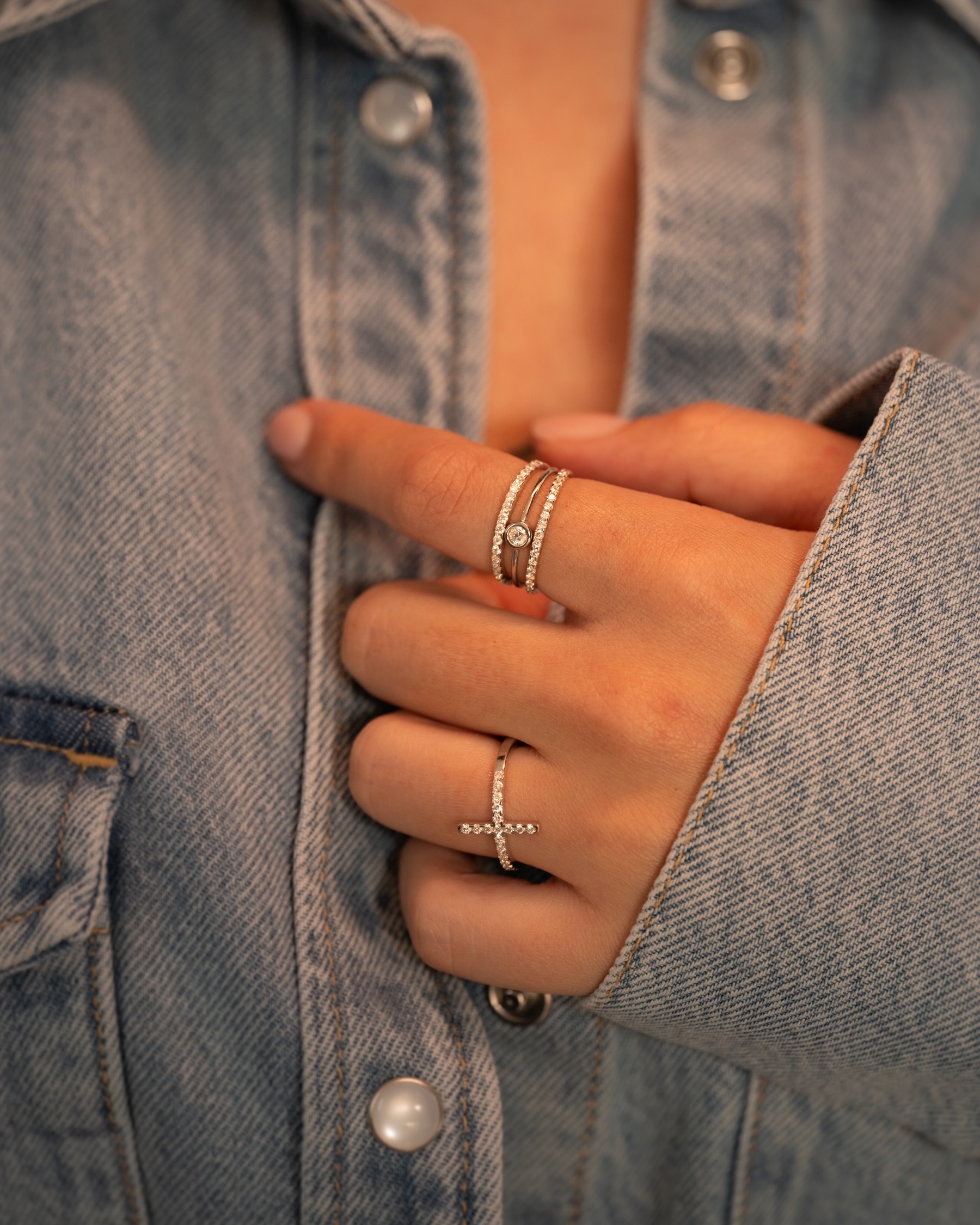 bague alliance or diamants blancs évidence demi tour aupiho joaillerie