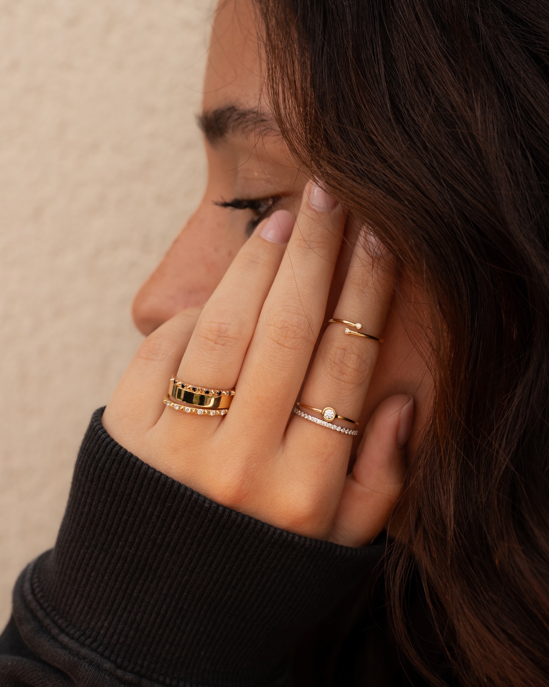 bague alliance or diamants évidence demi tour aupiho joaillerie