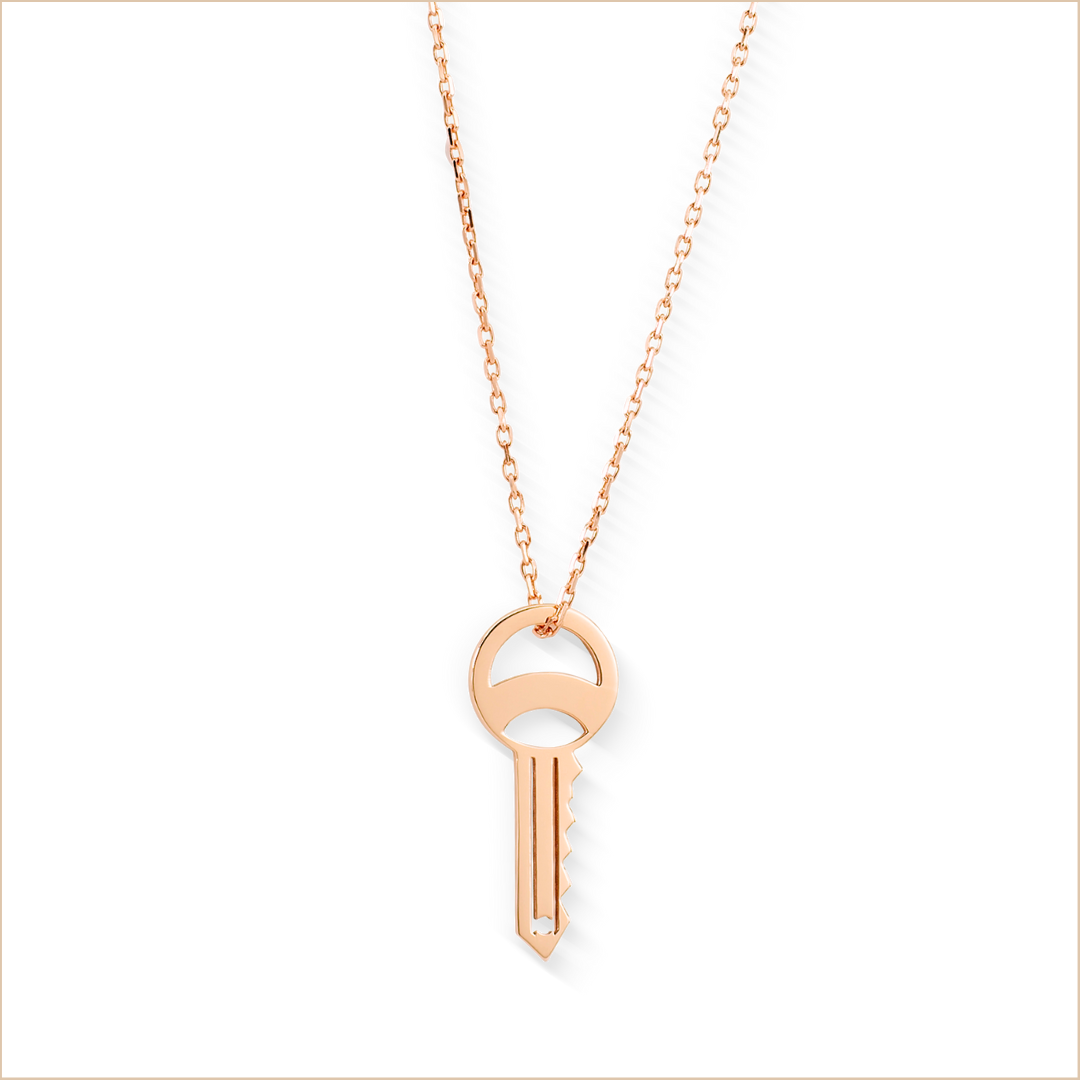aupiho-joaillerie-collier-clé-évidée-orrose collier clé évidée collection sésame or rose 18 carats recyclé chaine fine aupiho joaillerie