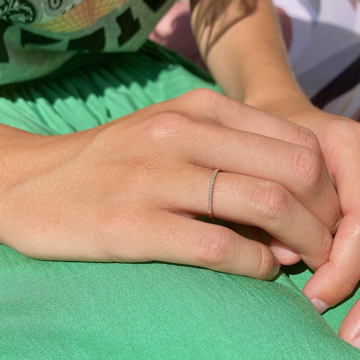 bague alliance or jaune et diamants blancs or recyclé 18 carats aupiho joaillerie