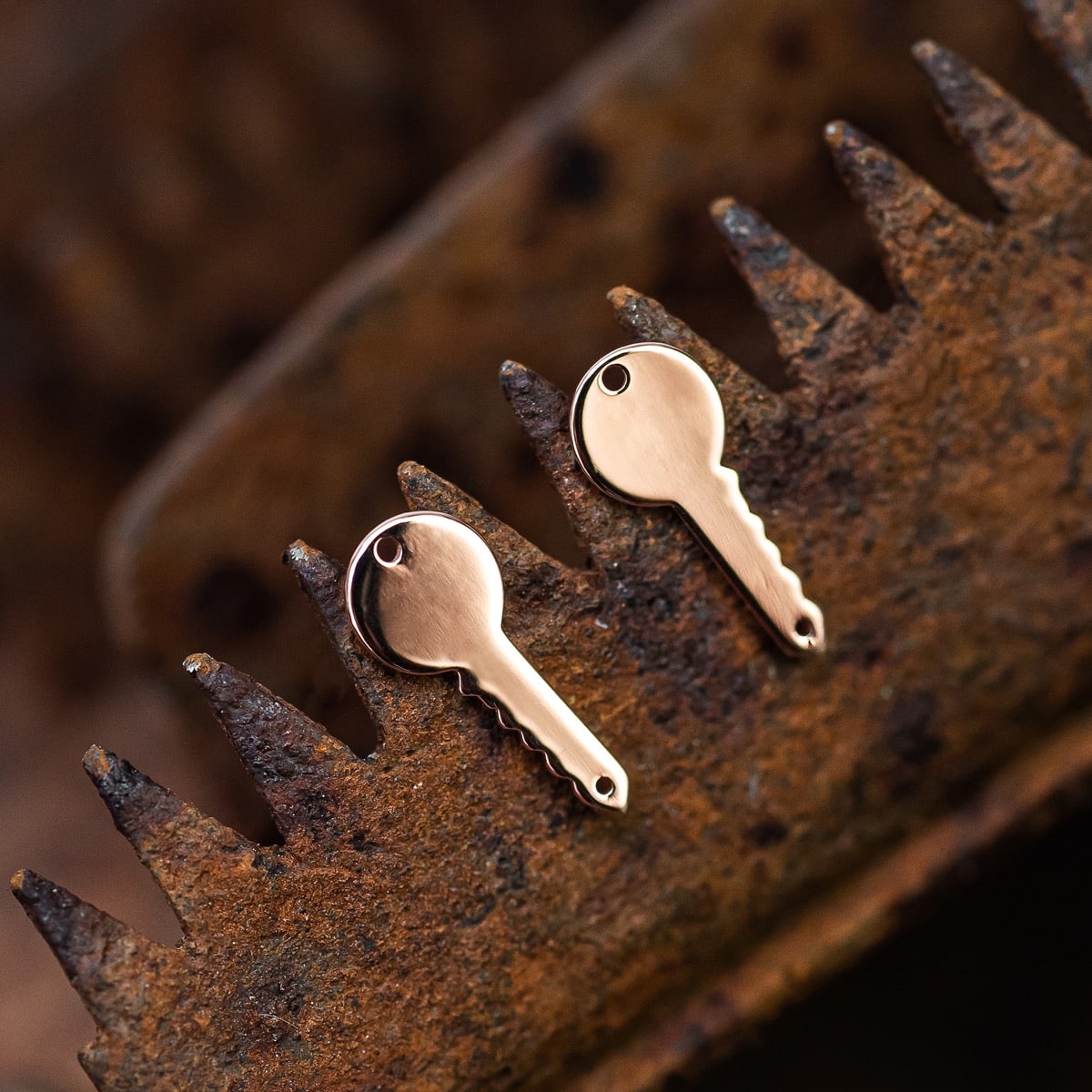 boucle d'oreille clé or rose or recyclé 18 carats sésame joaillerie