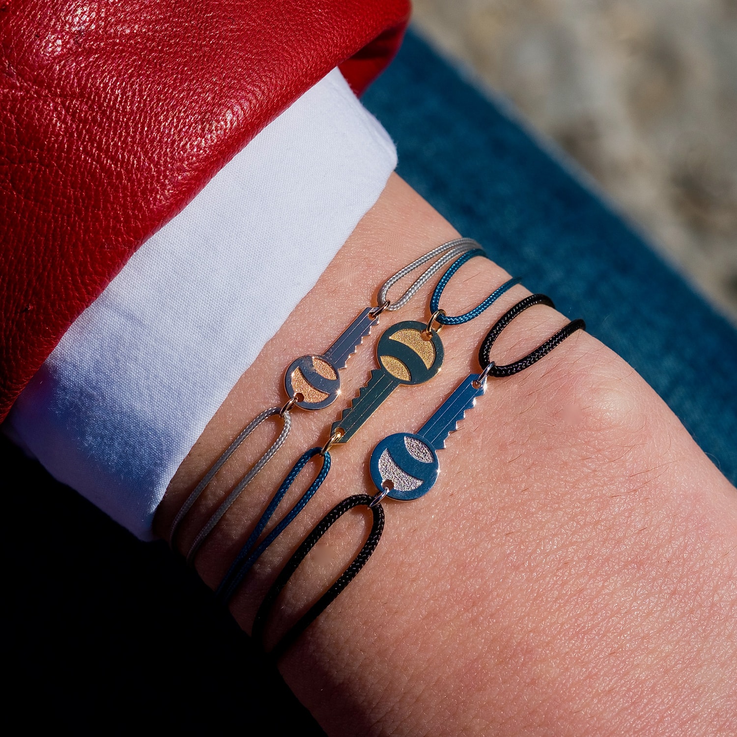 bracelet cordon clé or recyclé 18 carats sésame aupiho joaillerie