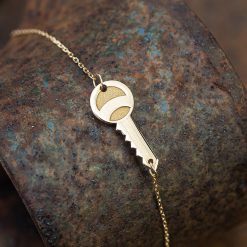 bracelet chaine fine clé or jaune or recyclé 18 carats sésame aupiho joaillerie