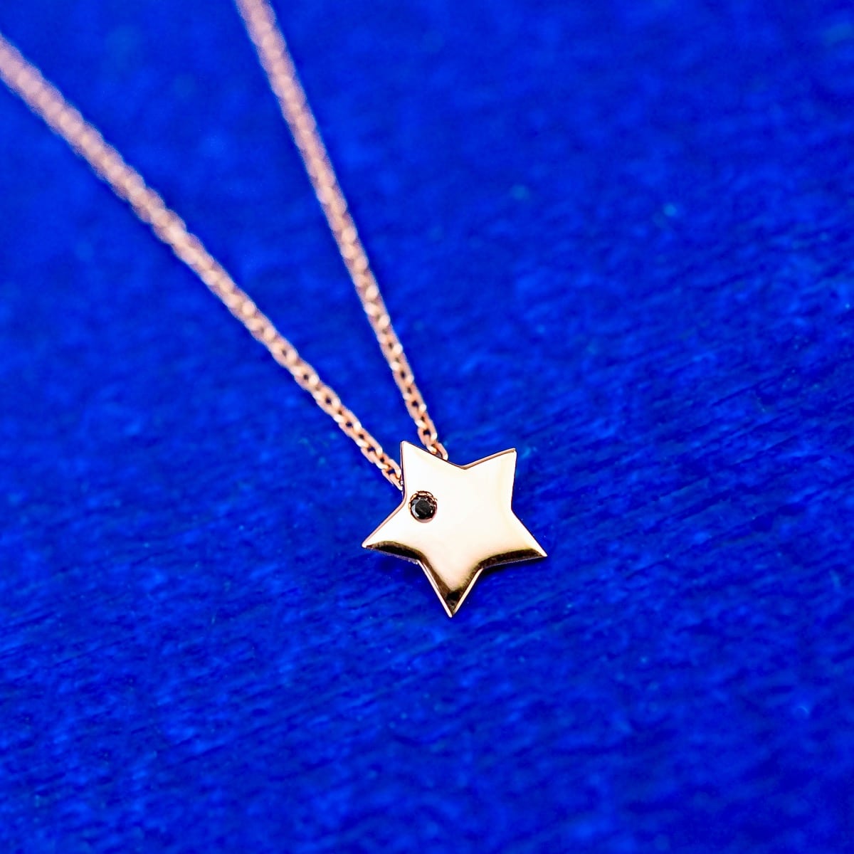 collier étoile or rose et diamant noir or recyclé 18 carats aupiho joaillerie collier étoile or rose et diamant noir or recyclé 18 carats aupiho joaillerie