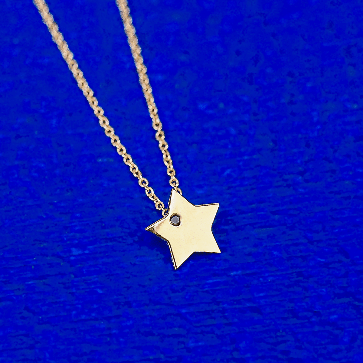 collier étoile or jaune et diamant noir or recyclé 18 carats aupiho joaillerie collier étoile or jaune et diamant noir or recyclé 18 carats aupiho joaillerie