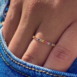 bague alliance or jaune et saphirs multicolores or recyclé 18 carats aupiho joaillerie