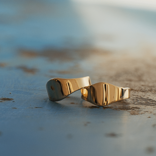 bague chevalière or jaune 18 carats aupiho joaillerie bague chevalière or jaune 18 carats aupiho joaillerie