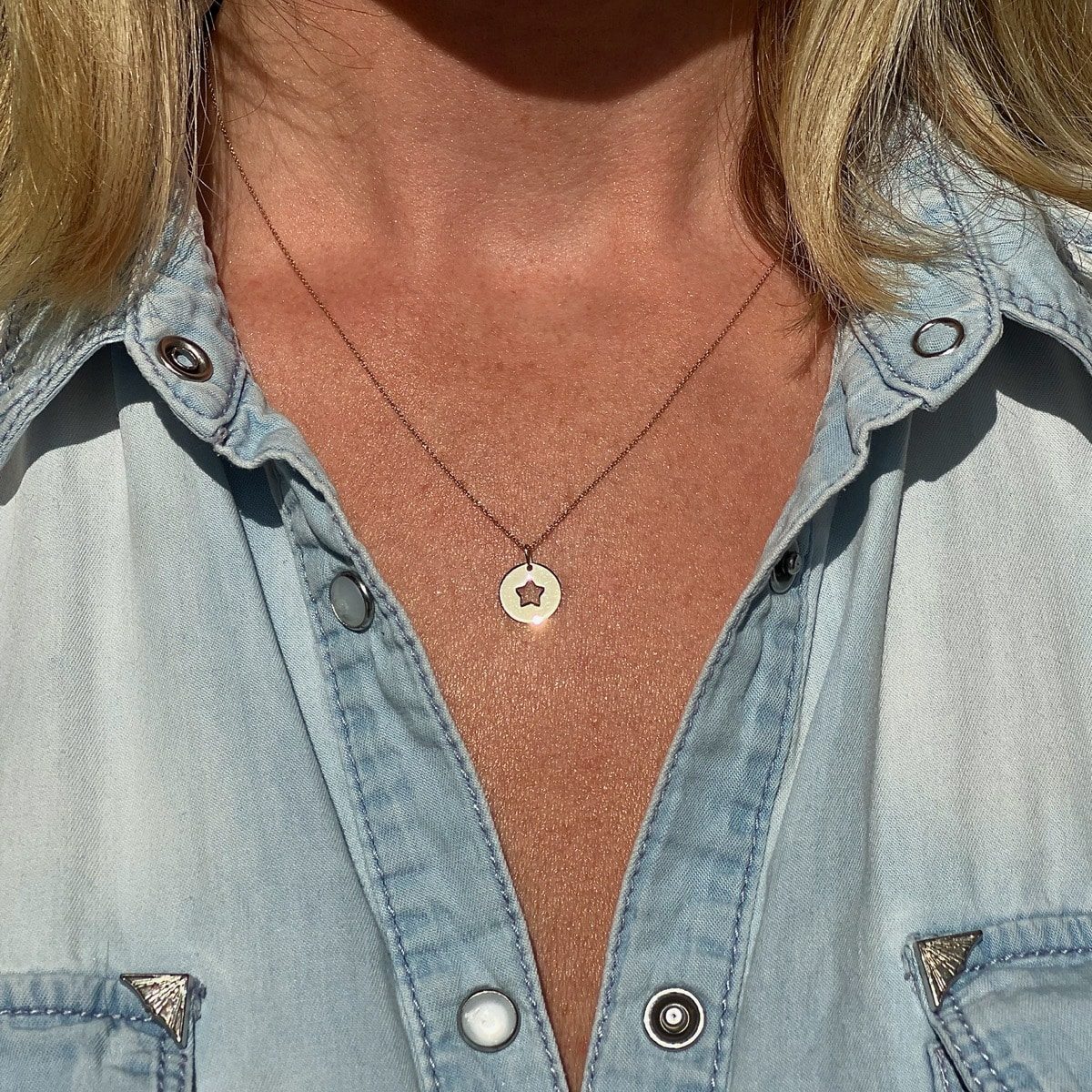 collier médaille étoile or jaune or recyclé 18 carats aupiho joaillerie