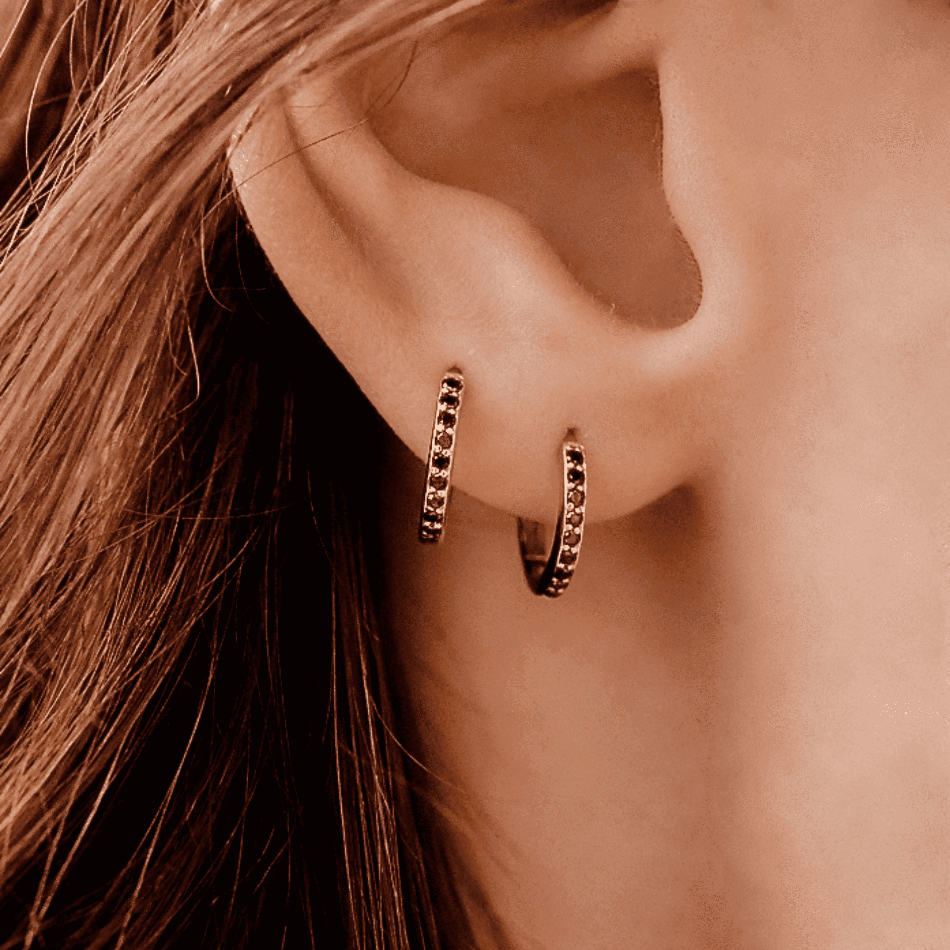 boucles d'oreille créole or rose et diamants noirs or recyclé 18 carats aupiho joaillerie boucles d'oreille créole or rose et diamants noirs or recyclé 18 carats aupiho joaillerie