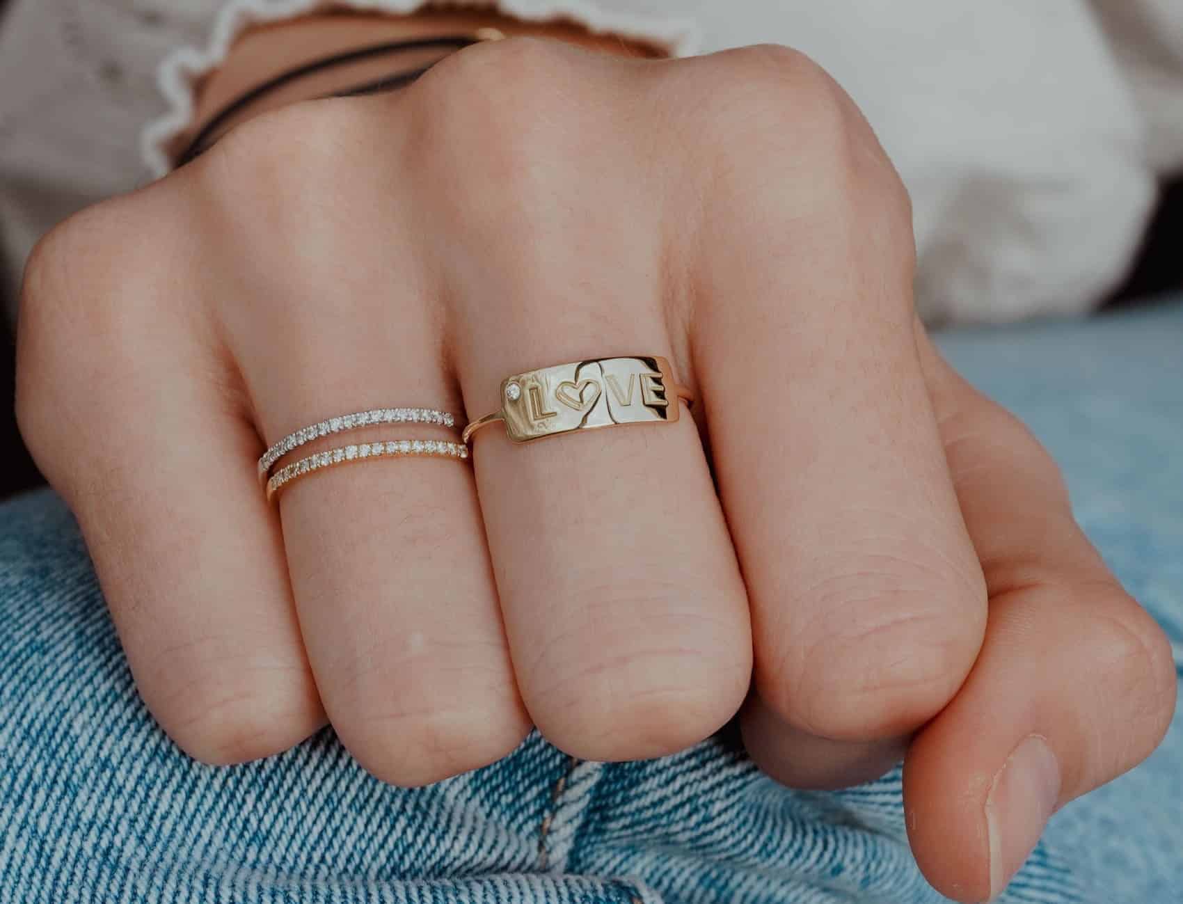 bague rectangle love or jaune et diamant blanc or recyclé 18 carats aupiho joaillerie