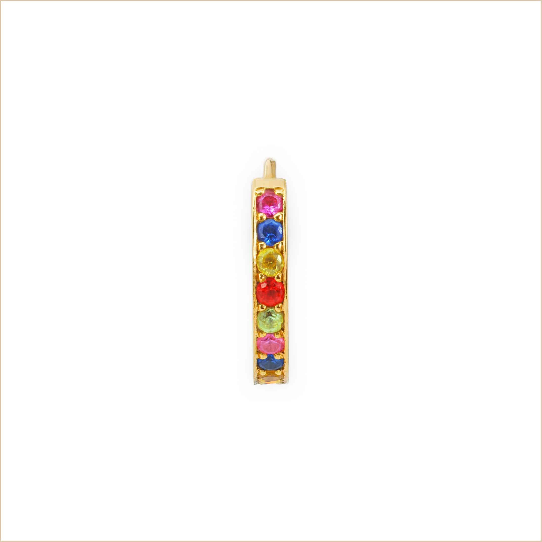 boucle d'oreille or jaune et saphirs multicolors or recyclé 18 carats piercing arc en ciel aupiho joaillerie