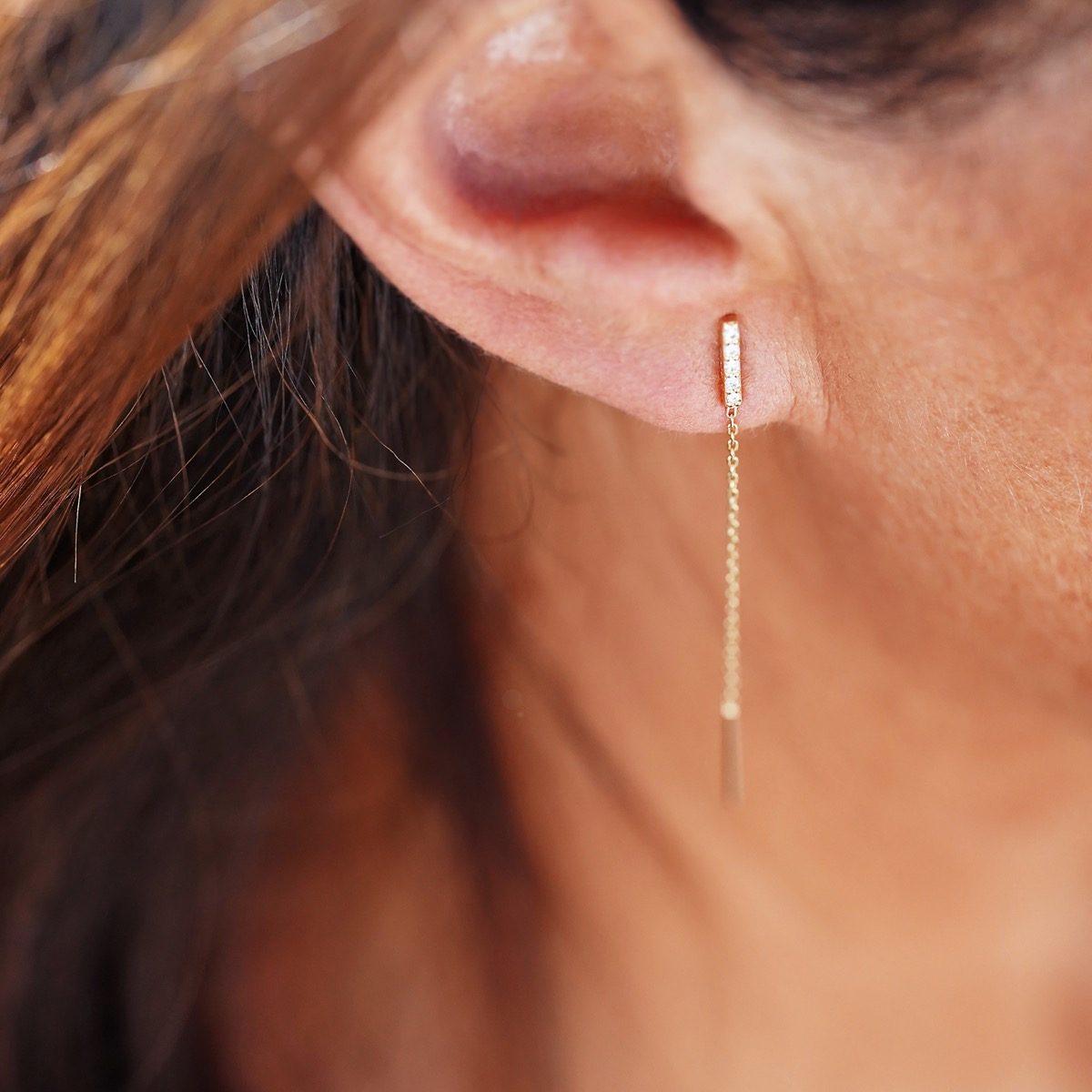boucle d'oreille barrette chaine or jaune et diamants blancs or recyclé 18 carats jane aupiho joaillerie