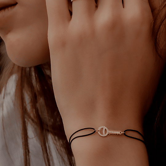 bracelet cordon clé or jaune et diamants blancs or recyclé 18 carats sésame aupiho joaillerie