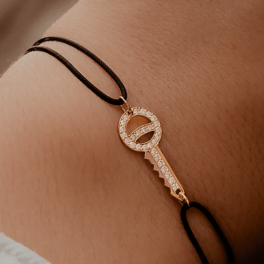 bracelet cordon clé or jaune et diamants blancs or recyclé 18 carats sésame aupiho joaillerie