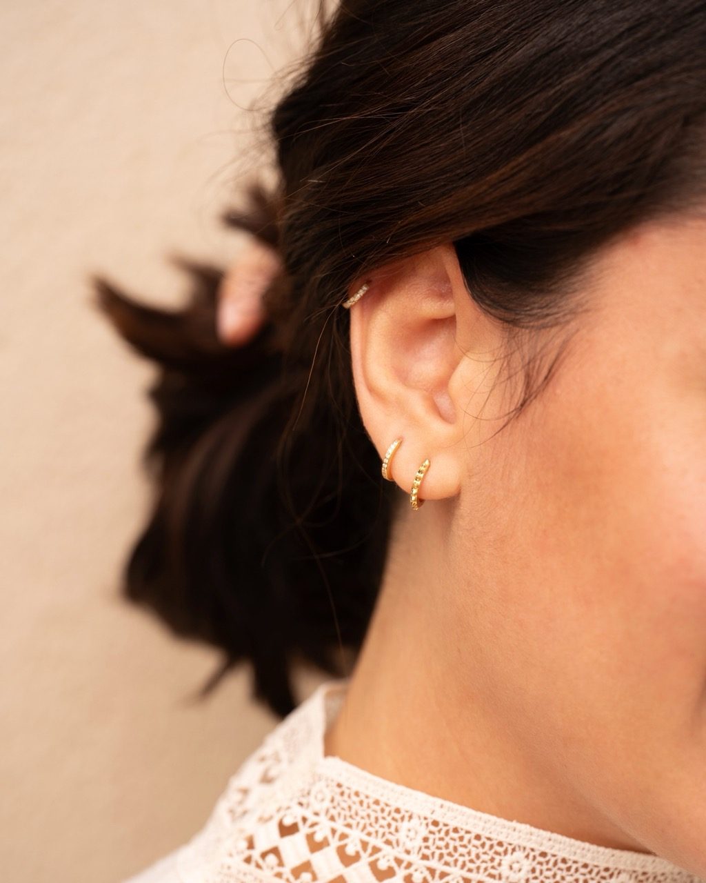 boucle d'oreille piercing or jaune et diamants blancs or recyclé 18 carats rockme eternelle aupiho joaillerie