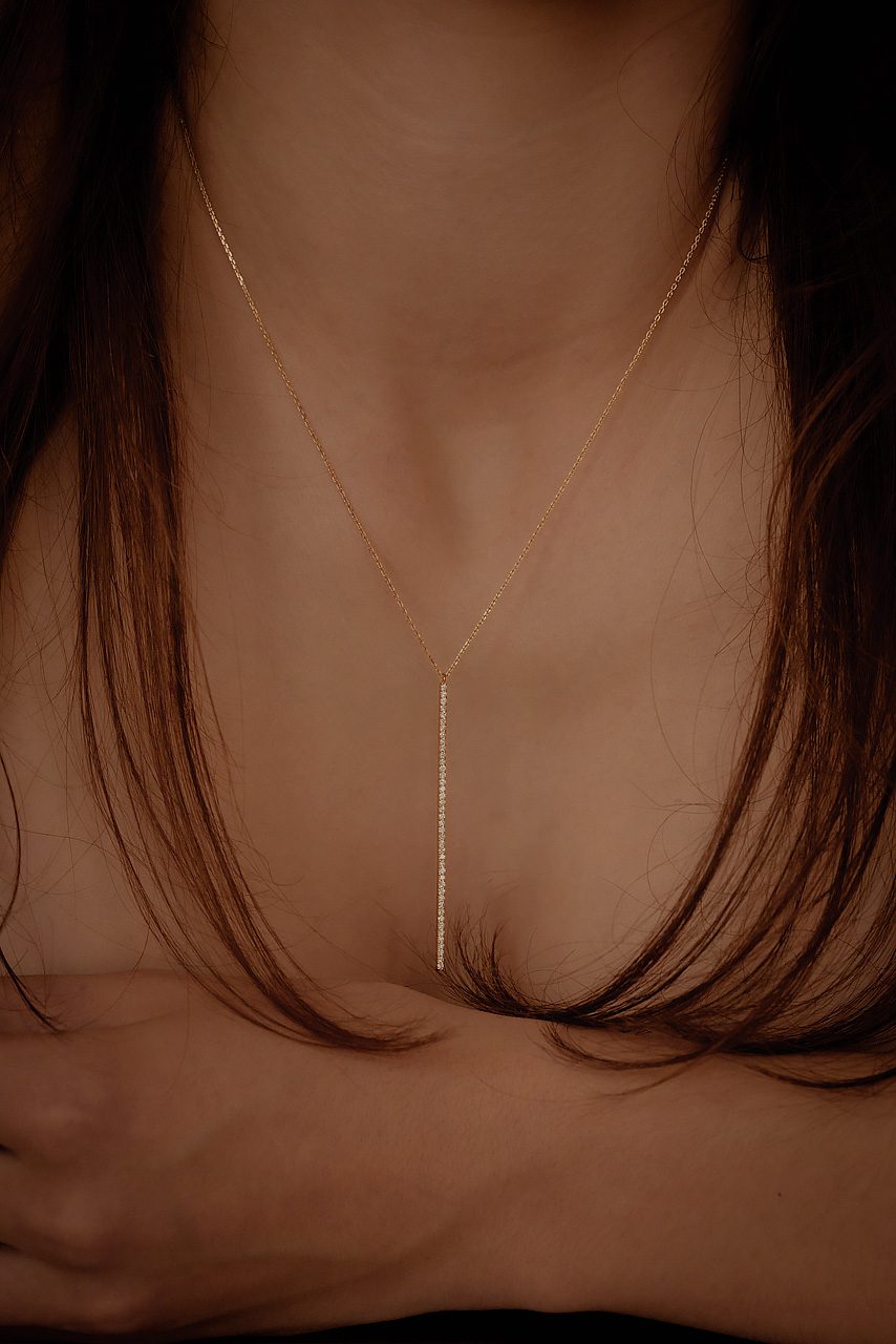 collier longue barrette or jaune et diamants blancs or recyclé 18 carats aupiho joaillerie collier longue barrette or jaune et diamants blancs or recyclé 18 carats aupiho joaillerie