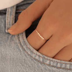 bague fine or jaune et diamants or recyclé 18 carats aupiho joaillerie Inès