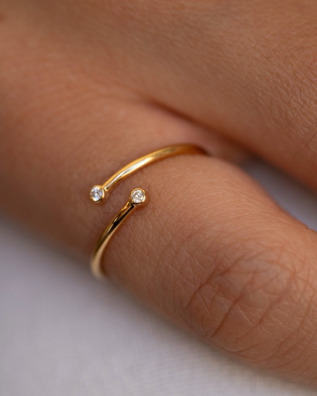 bague phalange or jaune et diamants blancs or recyclé 18 carats glam aupiho joaillerie bague phalange or jaune et diamants blancs or recyclé 18 carats glam aupiho joaillerie