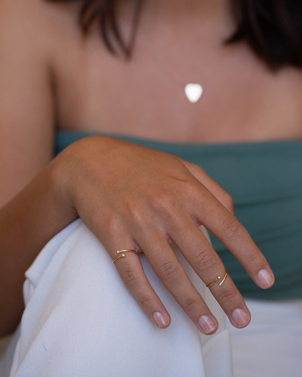 bague phalange or jaune et diamants blancs or recyclé 18 carats glam aupiho joaillerie bague phalange or jaune et diamants blancs or recyclé 18 carats glam aupiho joaillerie