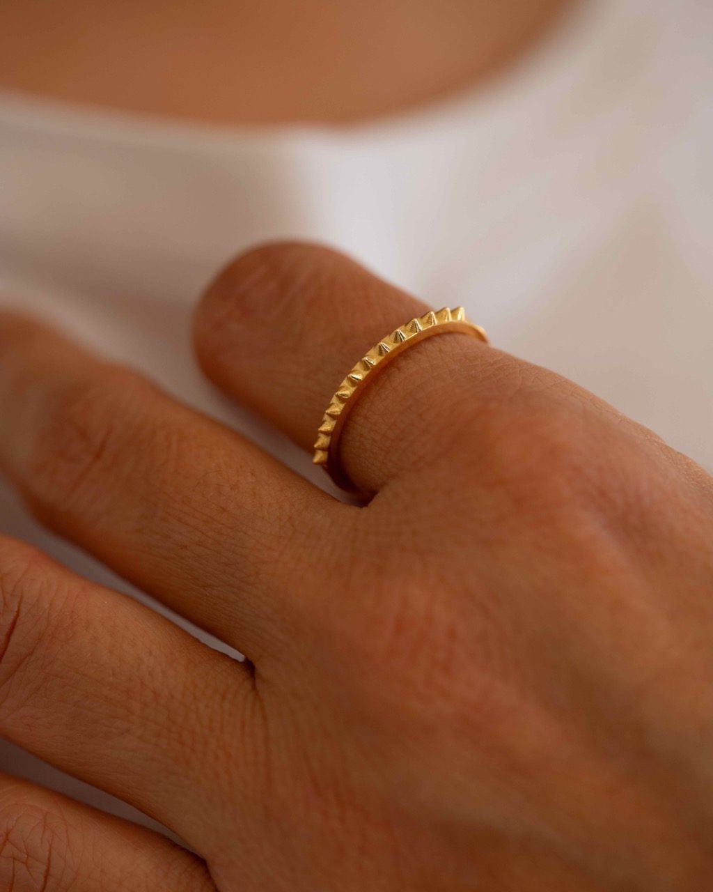 bague-rockme-tout-orjaune-18k-aupiho-joaillerie bague rock me tout or jaune 18 carats pointes en or aupiho joaillerie