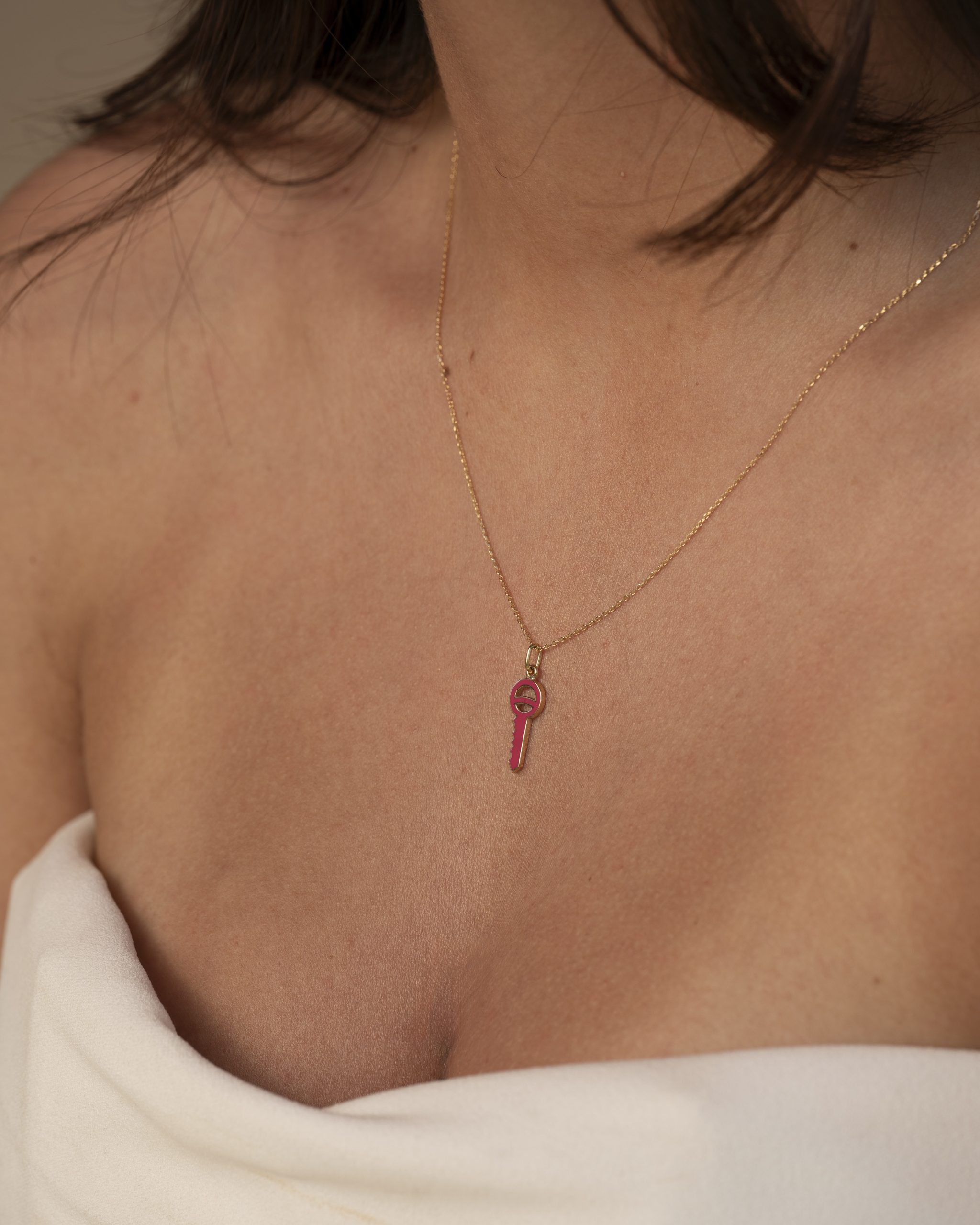 collier-clé-sésame-diamants-colors-aupiho-joaillerie collier-clé-sésame-diamants-colors-aupiho-joaillerie