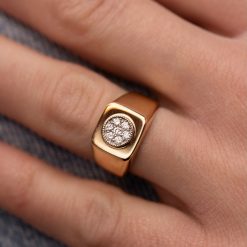 chevalière or et diamants nika or jaune diamants blancs aupiho joaillerie