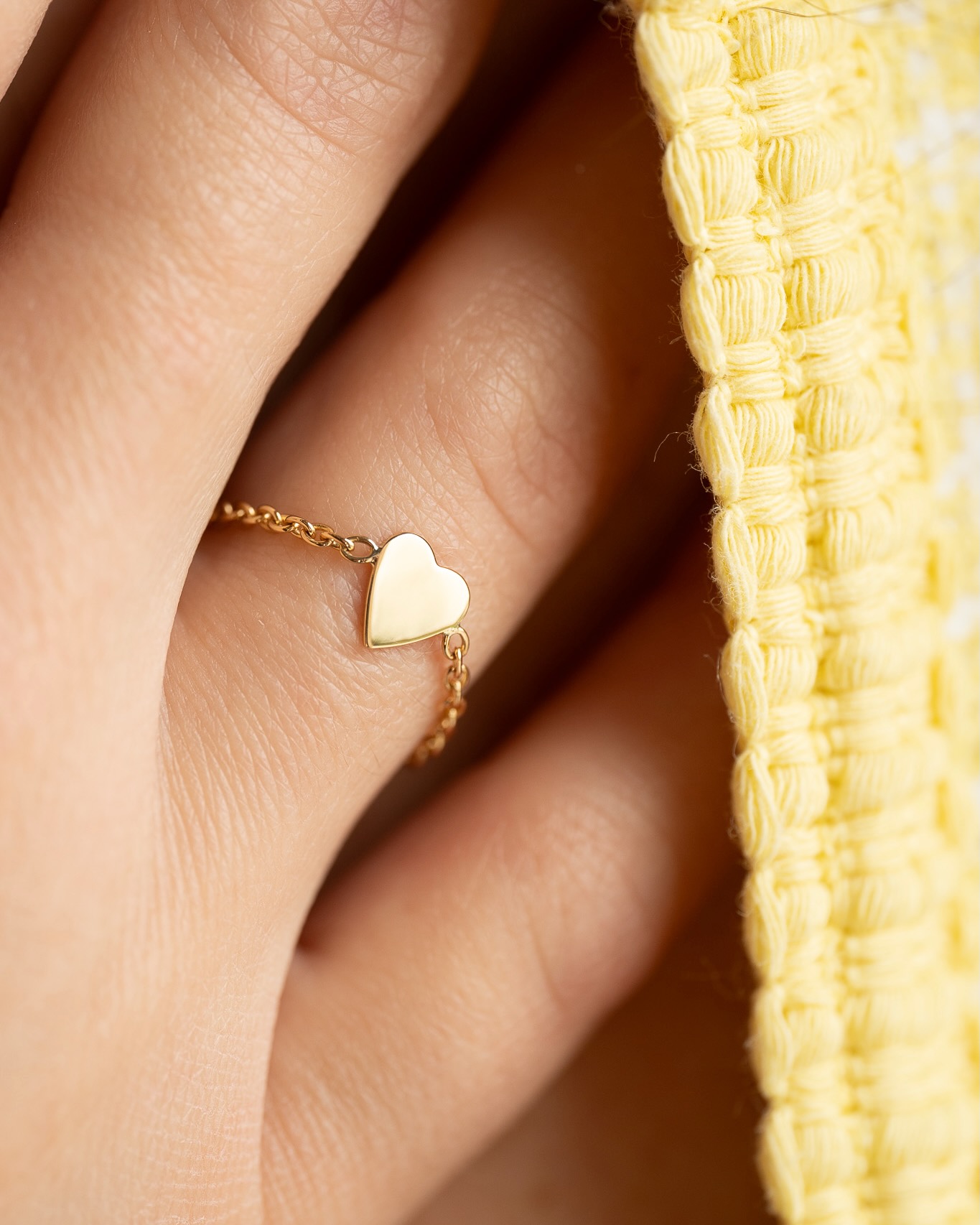 bague chaîne coeur or jaune aupiho joaillerie