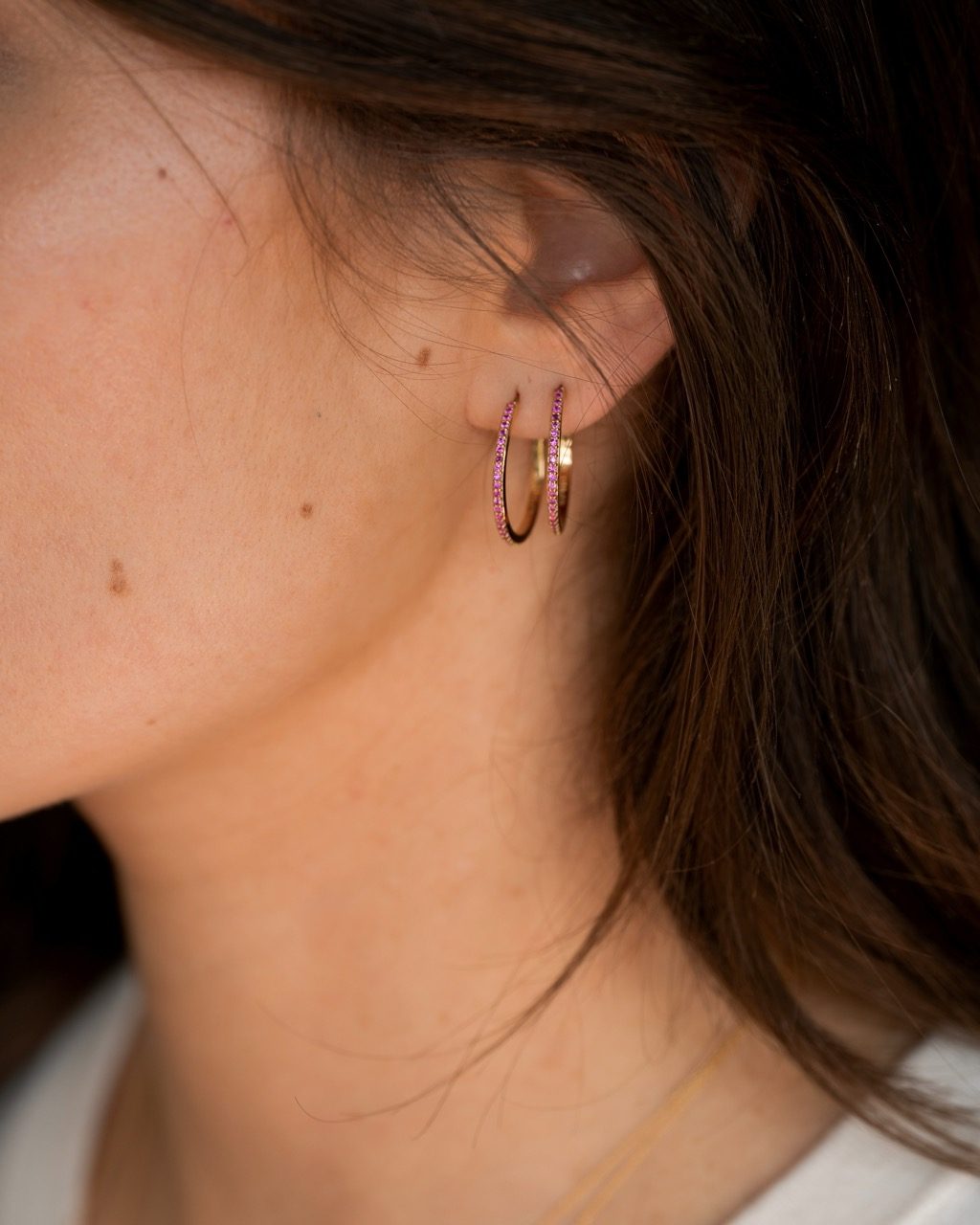 creole-saphirs-roses-15-mm-divine-or-jaune-aupiho-joaillerie creole-saphirs-roses-15-mm-divine-or-jaune-aupiho-joaillerie