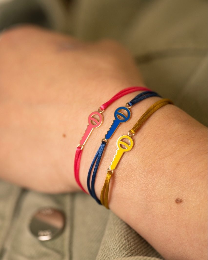 Bracelet cordon clé laque Sésame Colors bracelet cordon cle laque coloree or jaune colors aupiho joaillerie