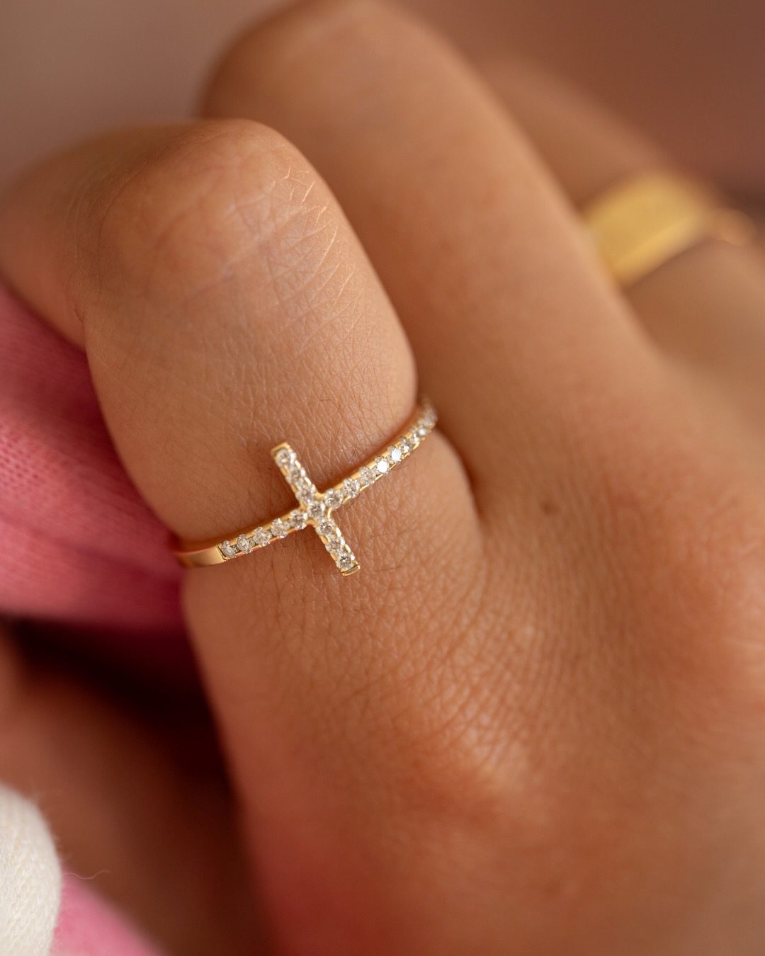 bague croix or jaune diamants blancs or recyclé 18 carats aupiho joaillerie