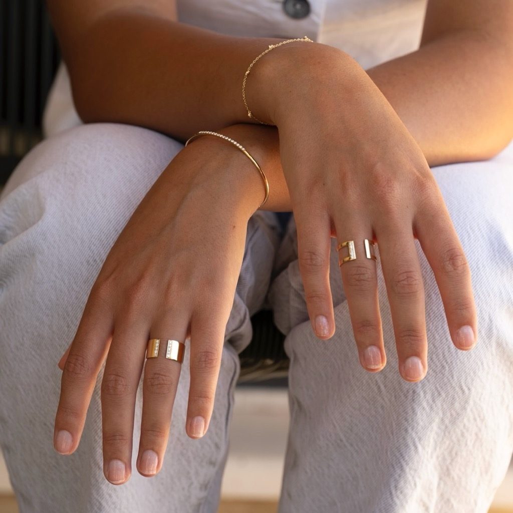 bague large or jaune diamants aupiho joaillerie