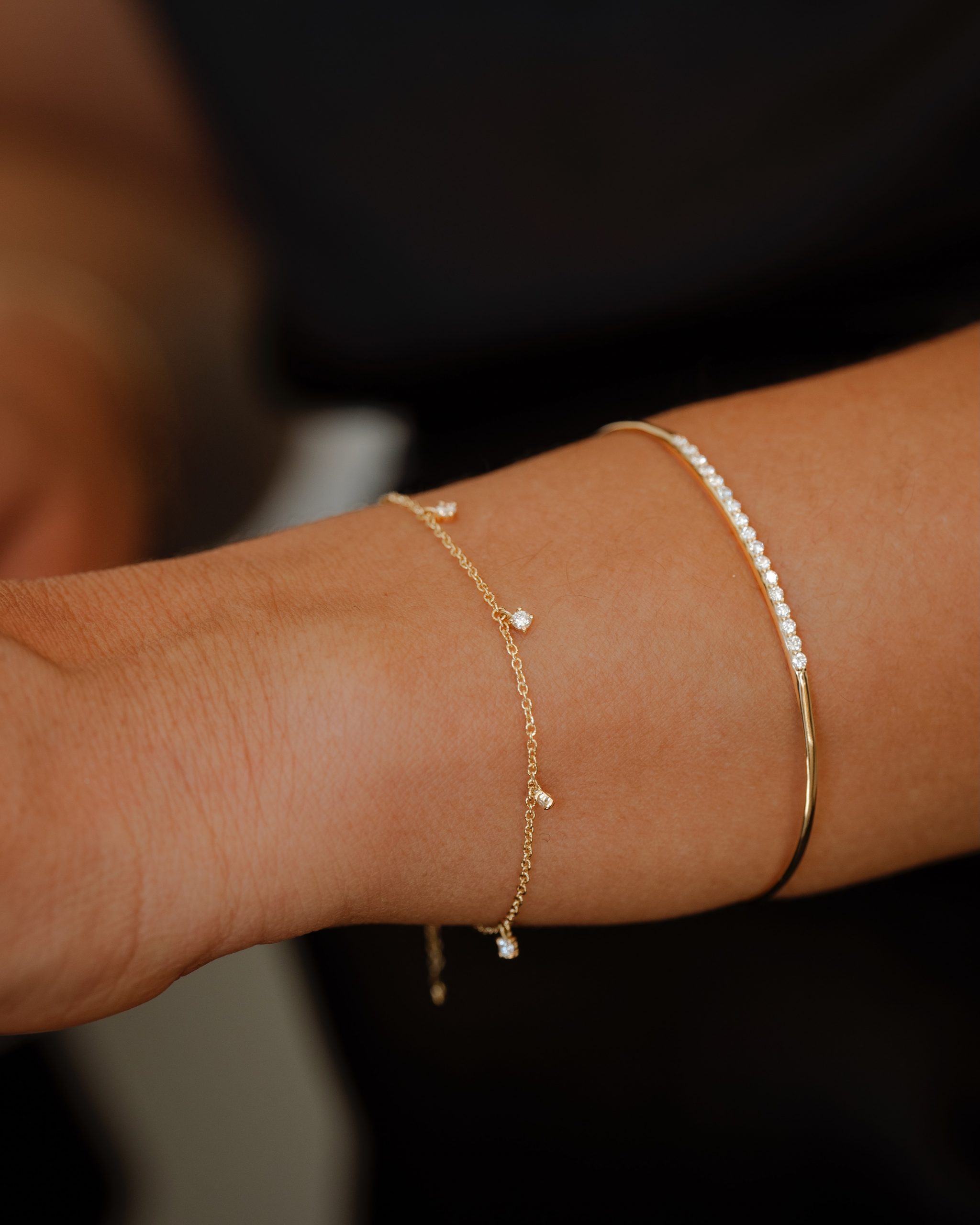 bracelet jonc or jaune diamants blancs pampilles aupiho joaillerie